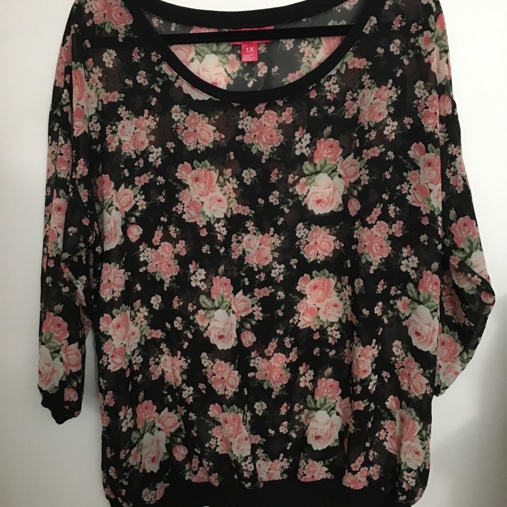 NWOT Floral sheer scoop neck top